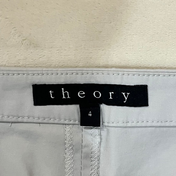 theory side button khaki shorts size 4 - Picture 3 of 4